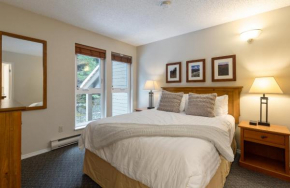 Mountainside suite hot tub pool barrel sauna Whistler
